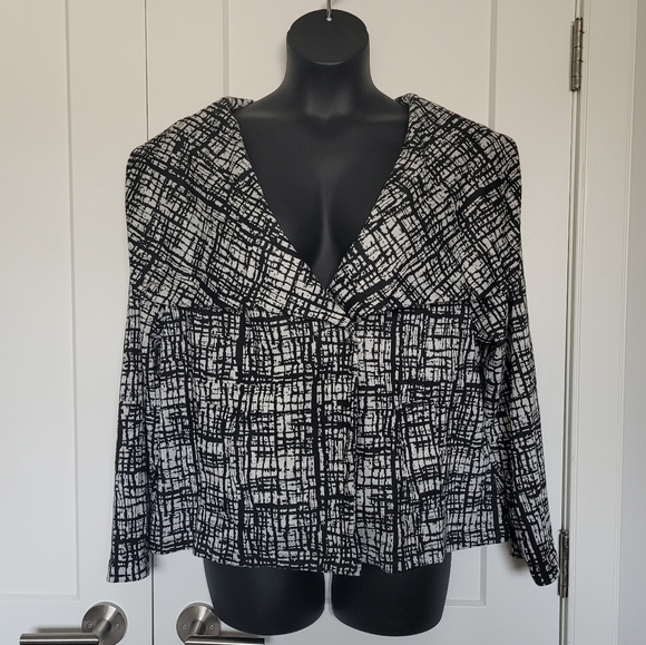 Iight weight jacket - Picture 1 of 8